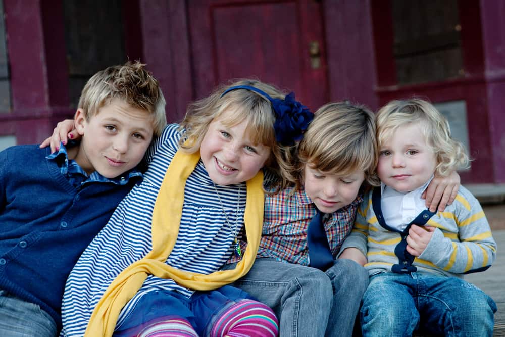 Enseña a tus hijos a valorar a sus hermanos con estos 4 pasos infalibles